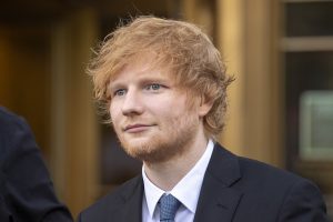 Η…αφηρημένη τέχνη του τραγουδιστή Έντ Σίραν ήταν πολύ αφηρημένη! vid