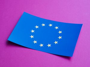 Ο Μασκ ανήρτησε τη σημαία της Ε.Ε. μαζί με ένα… σφυροδρέπανο!