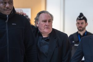 Ο Ζεράρ Ντεπαρντιέ θα δικασθεί στο Παρίσι για βιασμούς
