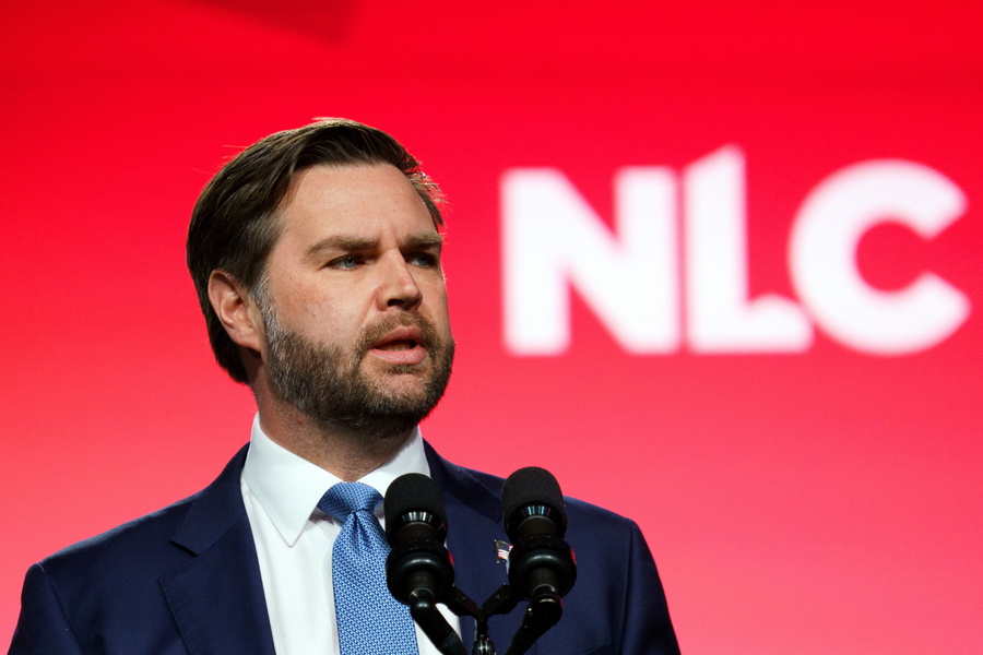 Ο Βανς καθ’ οδόν προς το Ισλαμαμπάντ για την έναρξη των διαπραγματεύσεων ΗΠΑ-Ιράν