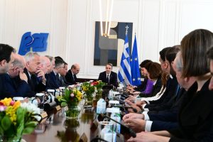 Στα 880 ευρώ αυξάνεται ο κατώτατος μισθός: Ανακοινώσεις Μητσοτάκη