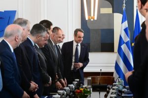 Μητσοτάκης: «Κάθε πολίτης θα έχει μόνο έναν αριθμό»! Τι είπε για τους δασμούς Τραμπ