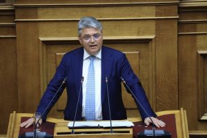 «Εμφύλιος» στο κόμμα «Νίκη»: Αιχμηρή απάντηση σε δεκάδες πρώην μέλη της
