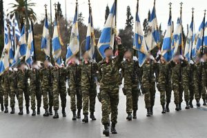 Παρέλαση Αθήνας: Το σύνθημα για Κύπρο και Τουρκία και το χειροκρότημα του κόσμου, vid