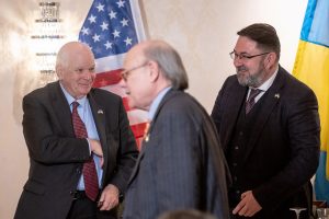 Έπος! Δείτε πώς ένας Δημοκρατικός βουλευτής αποφεύγει ερώτηση ρεπόρτερ, vid