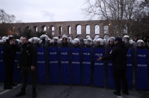 Τουρκία: Αστυνομία κατά διαδηλωτών που διαμαρτύρονται υπέρ του Ιμάμογλου