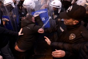 Τουρκία τηλεοπτικός σταθμός: 11 συλλήψεις στην αστυνομική επιχείρηση κατά του Halk TV της αντιπολίτευσης