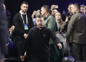 Ρεπόρτερ σε Ζελένσκι: «Γιατί δεν φοράς κουστούμι; Δεν μας σέβεσαι» – Έβαλε τα γέλια ο Βανς, vid