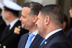 Νέα κόντρα Δούκα – Χαρδαλιά για τον τουρισμό και το όνομα “Athens”