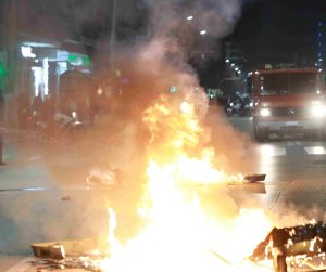 Θεσσαλονίκη: Περίπου 30 προσαγωγές για τα επεισόδια στην πορεία για τα Τέμπη