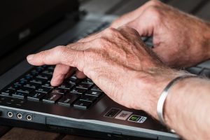 Αρθρίτιδα: Τα μέτρα πρόληψης και οι κορυφαίες τροφές που θα σας ανακουφίσουν τα συμπτώματα