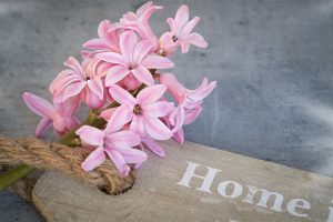 Ιδέες για να ανανεώσετε το σαλόνι σας φέτος την άνοιξη