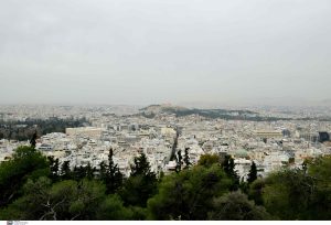 Καιρός: “Κοκτέιλ” με αφρικανική σκόνη, λασποβροχή και ζέστη – Έως 22 βαθμούς η θερμοκρασία