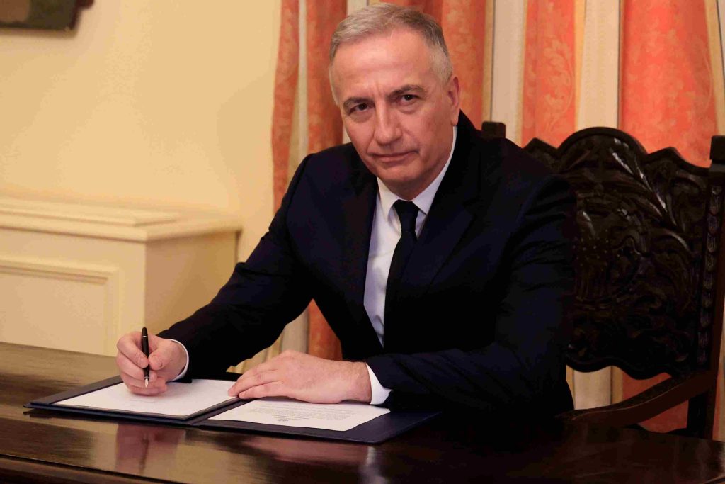 Στ. Καλαφάτης: To ΕΚΕΦΕ ΔΗΜΟΚΡΙΤΟΣ πάντα πρωτοπόρο – Από την ψηφιακή απεικόνιση τοιχογραφιών των Μακεδονικών Τάφων μέχρι τους μικροδορυφόρους