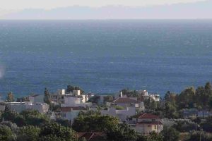 Ο δήμος Σαρωνικού προχωρά στην αστική αναζωογόνηση των Καλυβίων