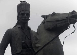 Καρδίτσα: Το ασημένιο προσωπικό φυλακτό του Γεωργίου Καραϊσκάκη και όπλα του στο Μουσείο Μαυρομματίου