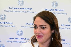 Δόμνα Μιχαηλίδου: Επανεκκίνηση του Εθνικού Συμβουλίου Αναδοχής και Υιοθεσίας