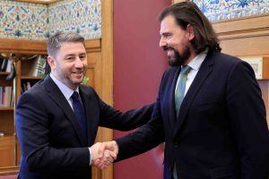 Μετά τη Ράνια Θρασκιά και ο Πέτρος Παππάς στο ΠΑΣΟΚ – Η συνάντηση με τον Νίκο Ανδρουλάκη