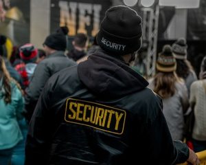 Καλαμαριά: Ο Δήμος ανέθεσε σε εταιρεία τη φύλαξη των χώρων των σχολικών κτιρίων στο κέντρο της πόλης