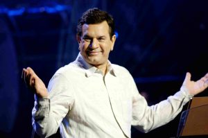 Ανάρτηση με νόημα του Σταμάτη Σπανουδάκη: “Πάντα ο εωσφόρος χτυπάει πρωτίστως το ράσο”