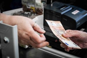 ΙΕΛΚΑ: Μειωμένες κατά 0,35% οι τιμές στα σούπερ μάρκετ τον Ιούνιο – Αυξήσεις σε κρέατα και σοκολάτες