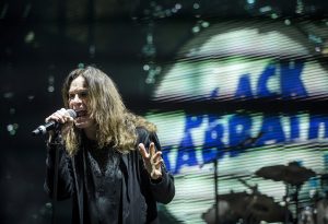 Ozzy Osbourne: Χιλιάδες θαυμαστές αποχαιρετούν το «παιδί του Μπέρμιγχαμ»,  vid