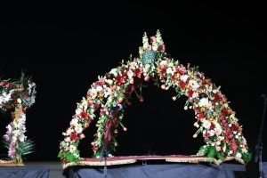 Εντυπωσιακά πλάνα από τη μεγάλη συνάντηση των Επιταφίων μπροστά στον Θερμαϊκό, vid