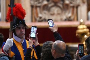 Βατικανό: Δεν θα παραστεί στην κηδεία η μοναδική εν ζωή αδελφή του Πάπα