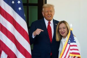 Αποκάλυψη Τραμπ: Αυτά θα γίνουν με ΕΕ και Κίνα! Τι είπε στην Μελόνι, vid