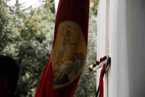 “Δευτερανάσταση”: Το πρωτότυπο έθιμο που αναβιώνει στα Μιστεγνά Λέσβου την ημέρα της Λαμπρής