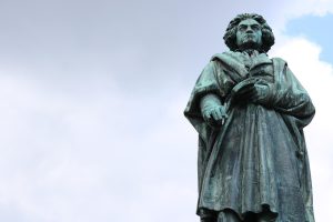 Ιαπωνική χορωδία 10.000 ατόμων τραγουδά την «Ωδή στη Χαρά» του Μπετόβεν!(vid)