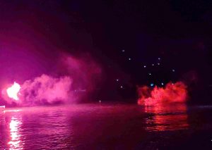 Τολό Αργολίδας: Δείτε τις εντυπωσιακές εικόνες της περιφοράς του Επιταφίου μέσα στη θάλασσα, vid