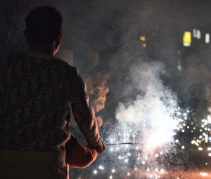 Απίστευτο: Πωλούσε δυναμιτάκια μέσω διαδικτυακής εφαρμογής – Κατασχέθηκαν 2.500 κροτίδες