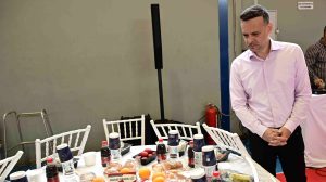 Αθήνα: Πάνω από 1.300 πασχαλινά γεύματα αγάπης για τους άστεγους από το Κέντρο Υποδοχής και Αλληλεγγύης