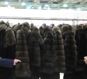 Καστοριά: “Οι κυρώσεις της ΕΕ στη Ρωσία αποδεικνύονται καταστροφικές για τον κλάδο της γούνας”