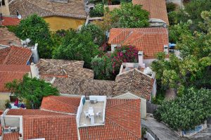 Το ΣτΕ θα αποφανθεί εάν τα “Airbnb” συνιστούν παράνομη μεταβολή της χρήσης ακινήτου από κατοικία σε τουριστική