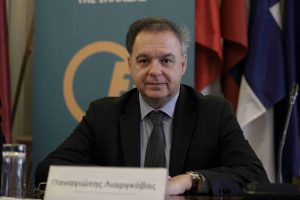 Π. Λιαργκόβας: Το δημογραφικό βάζει “φρένο” στην ανάπτυξη – Μειώνονται οι θέσεις εργασίας στους 30άρηδες λόγω brain drain