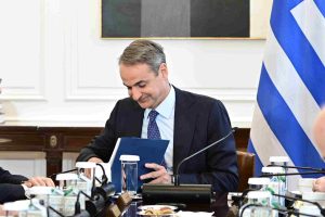 Πολιτικά χαμόγελα στην κυβέρνηση! Γιατί άραγε;