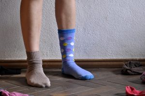 Κινέζος ανέπτυξε μυκητιασική λοίμωξη των πνευμόνων λόγω της συνήθειας να μυρίζει …βρώμικες κάλτσες