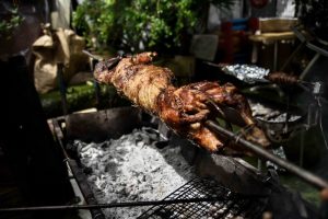 Υπουργείο Ανάπτυξης: Στα ίδια επίπεδα με πέρυσι η τιμή κιλού για αρνί και κατσίκι στο «Καλάθι του Πάσχα»