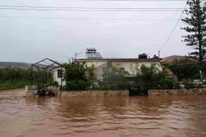 Επιμένει και σήμερα η κακοκαιρία με ισχυρές βροχές και καταιγίδες – Κρήτη και Δωδεκάνησα στο επίκεντρο