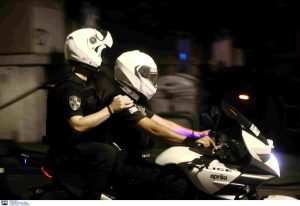 Εξαρθρώθηκε εγκληματική οργάνωση – Πλαστογραφούσε έγγραφα και διακινούσε παράνομα μετανάστες