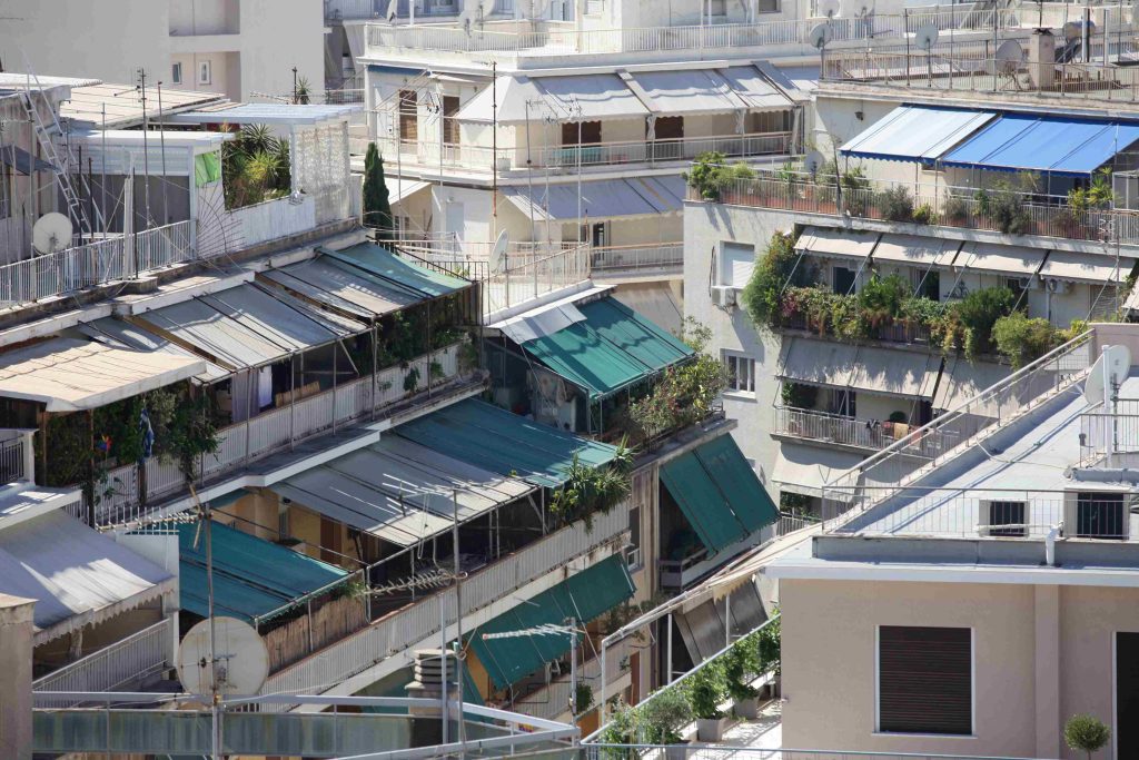 Αγορά ακινήτων: Από τον ανελκυστήρα στα κοινόχρηστα – Οι παράγοντες που επηρεάζουν έως 20% την αξία ενός ακινήτου