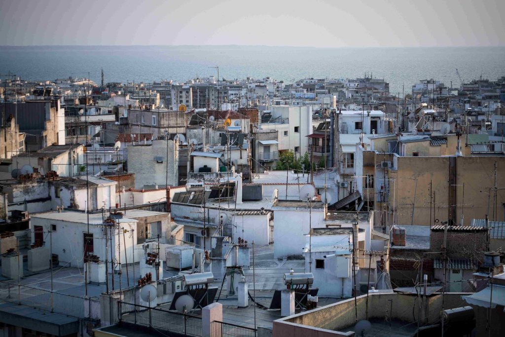 Απόλυτη εξάρτηση από το κράτος! Δείτε πού οδεύουν τα πράγματα με τις κατοικίες