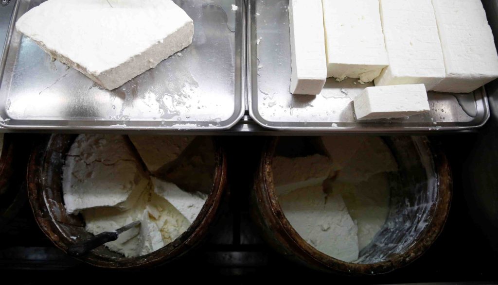 Πάνω από 1.300 τόνοι τυριών διακινήθηκαν από τη Λέσβο μετά την άρση των περιορισμών