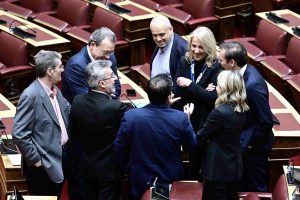 Βουλή: Αποχώρησε ο ΣΥΡΙΖΑ από τη διαδικασία επί του πορίσματος της επιτροπής για Τριαντόπουλο