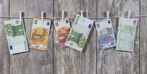 Κύκλωμα Πολεοδομίας Ρόδου: Στοιχεία ξεπλύματος “μαύρου” χρήματος – Βρέθηκαν 500.000 και 10 ακίνητα