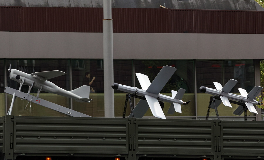 Η αντί-drone ασπίδα σε στρατιωτικό όχημα που έγινε viral! ΒΙΝΤΕΟ