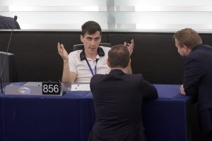 Φειδίας: Σήμερα είχα την πιο ντροπιαστική μου ομιλία στην Ευρωβουλή, vid