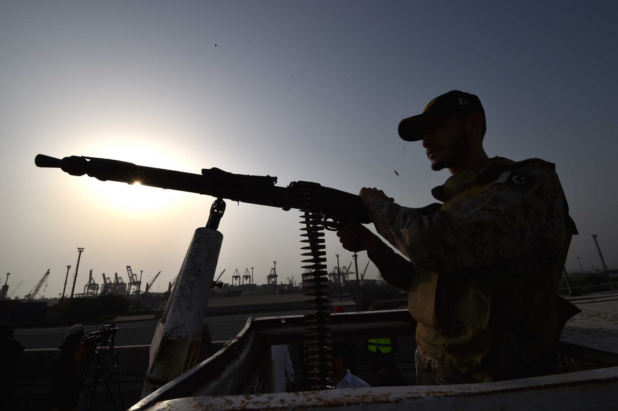 Πακιστάν: Τουλάχιστον 3 νεκροί σε επίθεση καμικάζι εναντίον δυνάμεων ασφάλειας των συνόρων